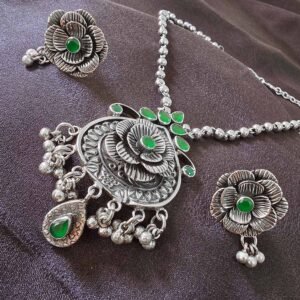 Flower Charm Layered Silver Pendant Set