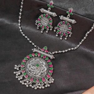 Festive Lotus Stone Silver Pendant Set