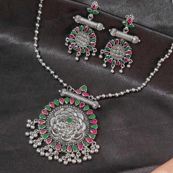 Festive Lotus Stone Silver Pendant Set