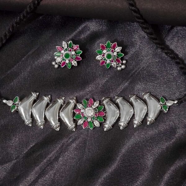 Lotus Emerald Stone Silver Necklace Set - Image 2