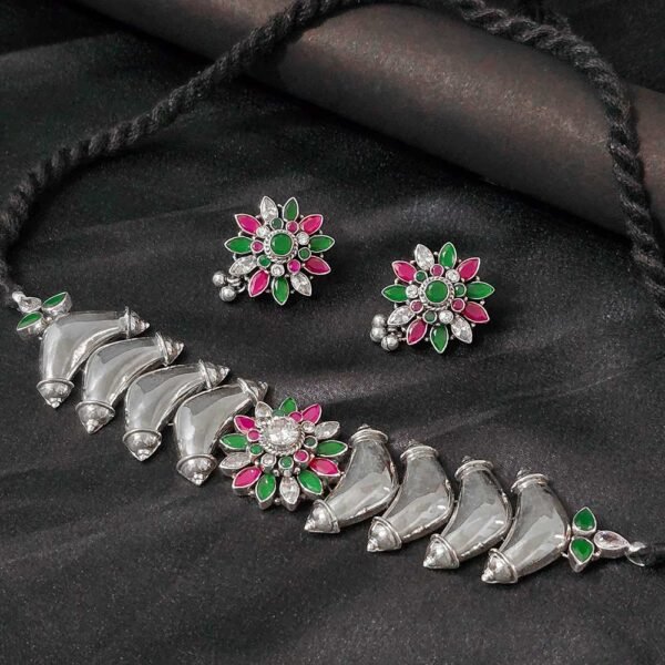 Lotus Emerald Stone Silver Necklace Set