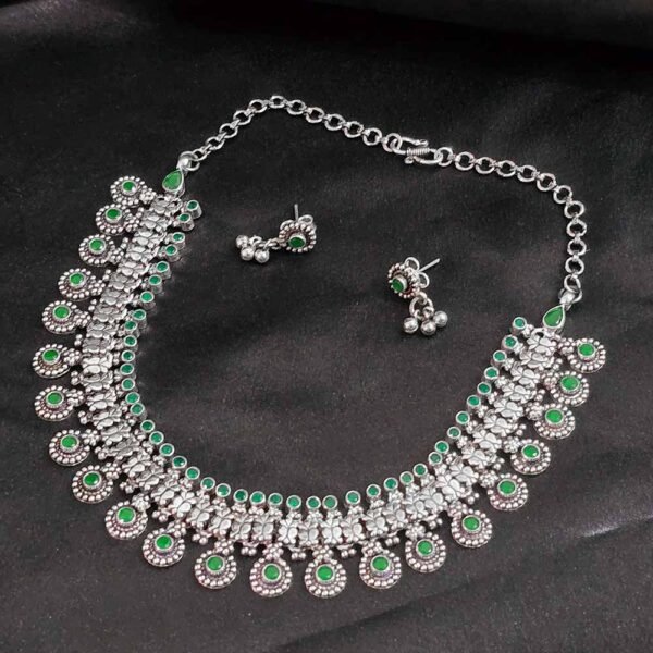 Emerald Halo Silver Necklace Set - Image 2